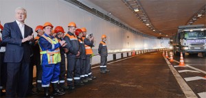 28 апреля мэр Москвы Сергей Собянин открыл движение по новому тоннелю, который построен на пересечении Дмитровского шоссе и МКАД