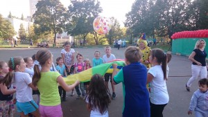 Депутаты муниципального округа Чертаново Центральное организовали праздник в парке