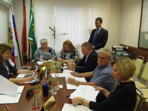А. Тяжельников отчитывался о работе поликлиники № 2 в марте этого года на заседании Совета депутатов.  