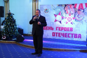 Алексей Челышев поздравил ветеранов с Днем героев Отечества