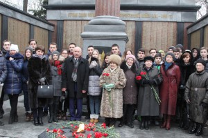 Жители ЮАО в преддверии 23 февраля почтили память погибших в Великой Отечественной войне