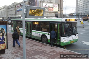 На остановках общественного транспорта в столице установят больше 300 табло со временем прибытия автобусов