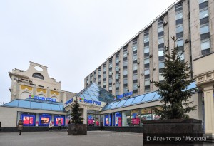 Владелец торгового центра "Пирамида", расположенного в Москве, согласился на добровольный снос объекта