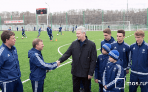 Мэр Москвы Сергей Собянин сообщил,что каждом округе столицы появится современное всесезонное футбольное поле