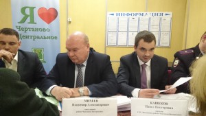 На встрече также выступил директор ГБУ «Жилищник района Чертаново Центральное» Павел Кашеков (на фото слева) 