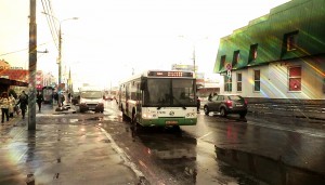 По территории района Чертаново Центральное курсируют 20 автобусов и 3 трамвая