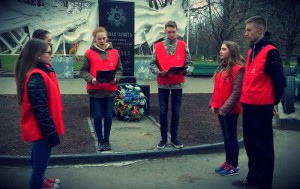 В районе Чертаново Центральное прошла акция по благоустройству воинских захоронений