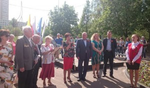 Глава муниципального округа Нина Пожарова выступила с приветственным словом на митинге в День Победы 