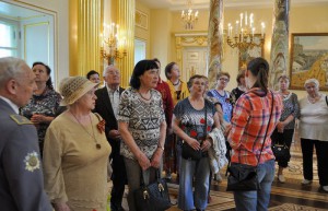 В музее-заповеднике «Царицыно» 9 мая организовали экскурсию для ветеранов