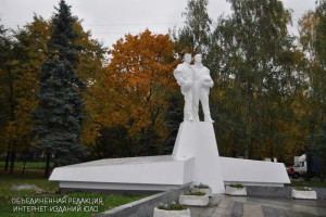 Памятник "Интеркосмос"
