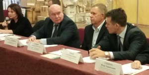 Жители района Чертаново Центральное посетили встречу с главой управы Владимиром Михеевым