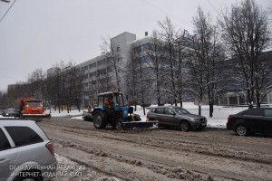 Дворы и улицы района очистили от снега