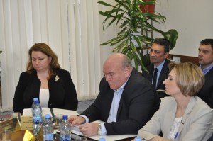 Глава управы Владимир Михеев отчитывается перед депутатами