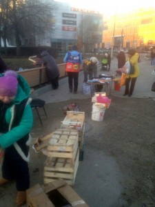 В ходе рейда "Безопасной столицы" активисты остановили нелегальную торговлю у метро "Пражская"