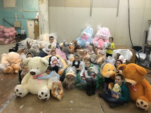 Школьники района побывали на заводе мягкой игрушки