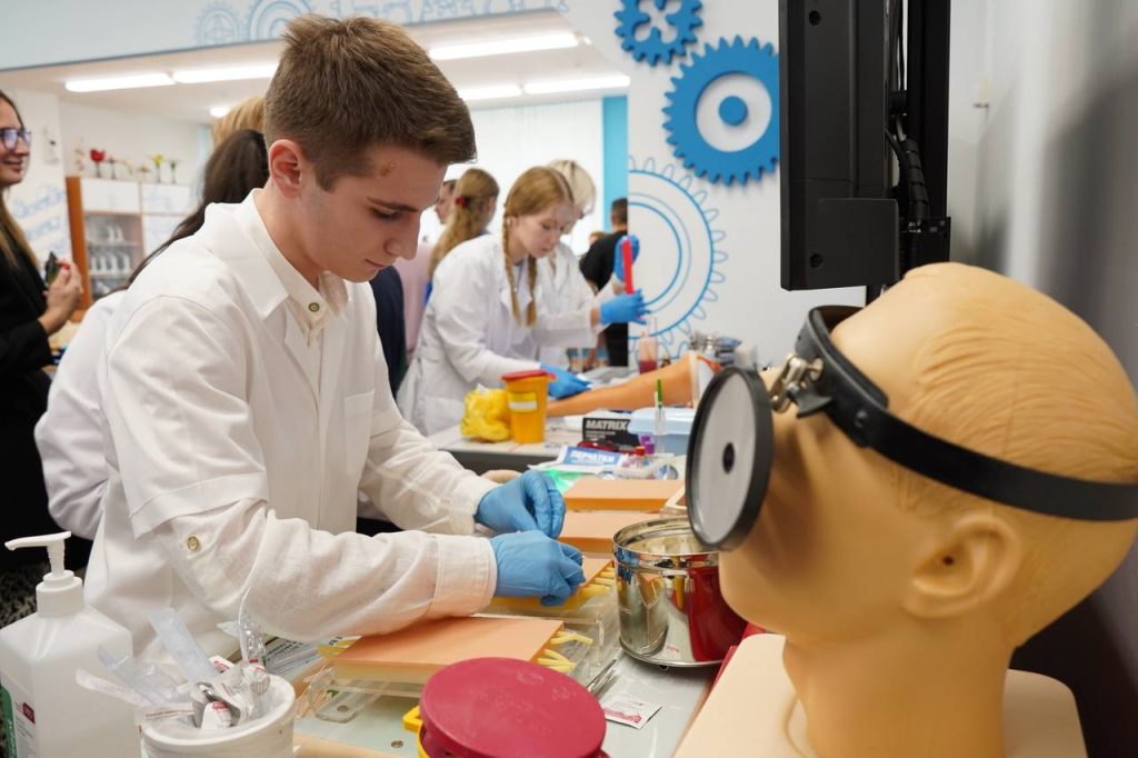 Юные медики школы №556 представили инновационные проекты на городской конференции. Фото: Анна Быкова, «Вечерняя Москва»