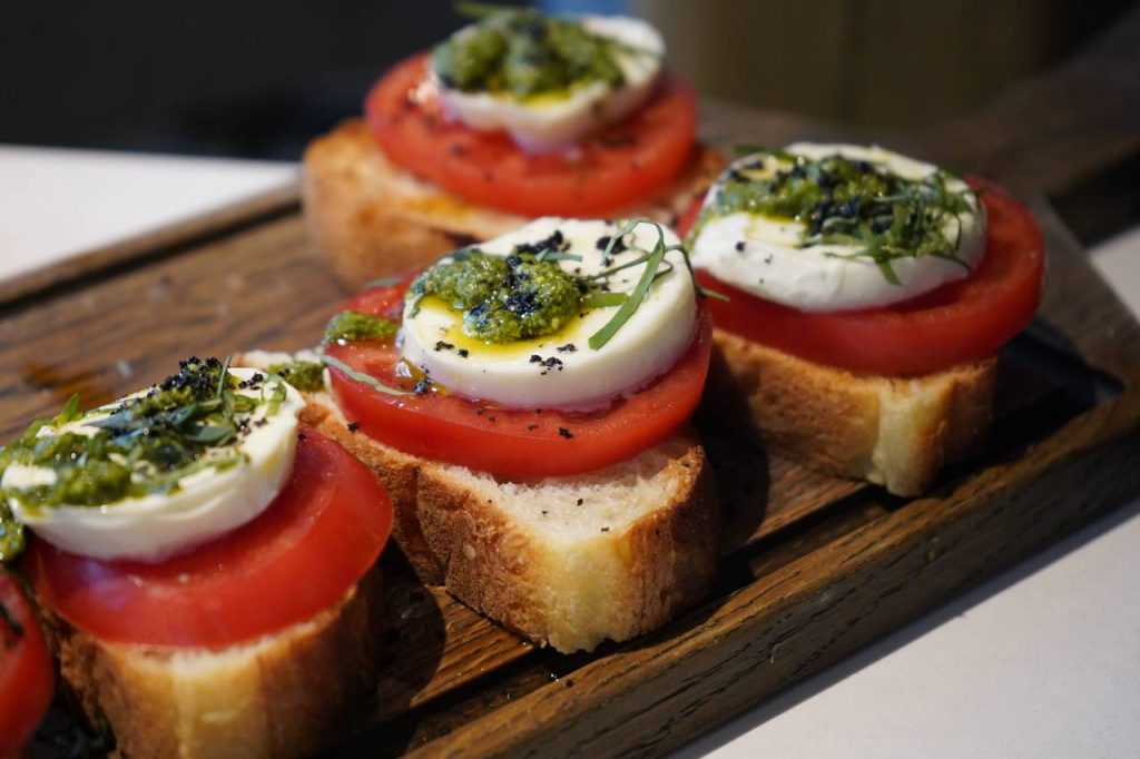 Профессиональные пробы для школьников провели студенты Пищевого колледжа №33. Фото: Анна Быкова, «Вечерняя Москва»