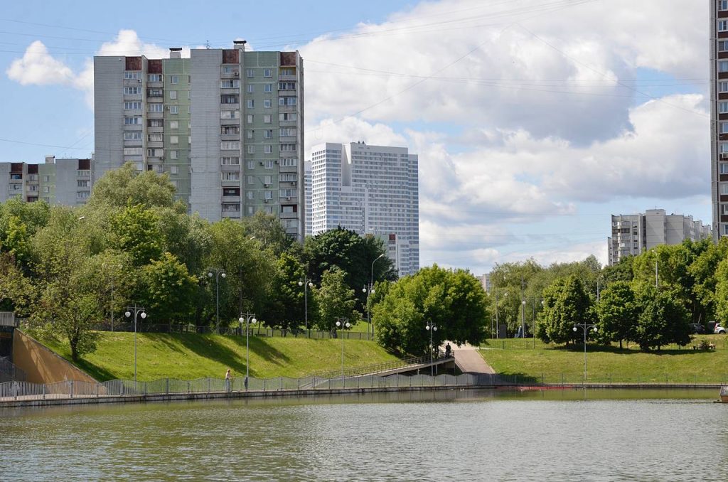 Экотропа в Чертанове Центральном: москвичи оценили городское благоустройство. Фото: Анна Быкова, «Вечерняя Москва»