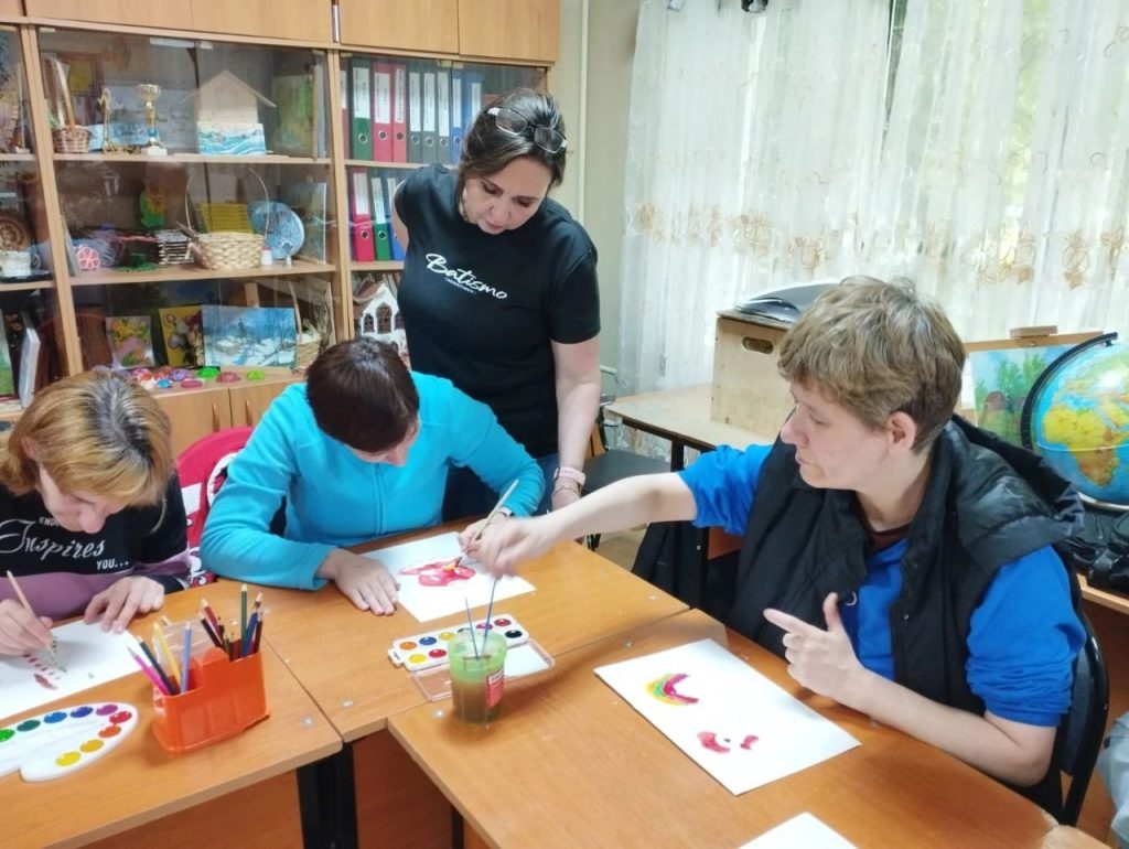 Подопечные СД «Чертаново» отметили праздник художественных промыслов. Фото: официальная страница Социального дома «Чертаново» в социальных сетях