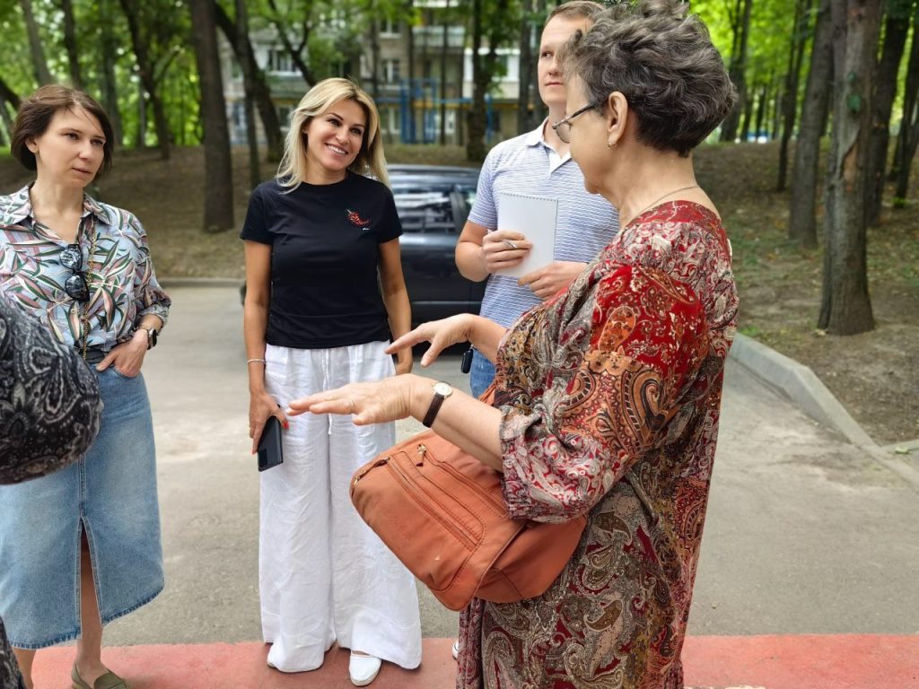 Плановый субботний обход состоялся в районе Чертаново Центральное. Фото: официальная страница управы района Чертаново Центральное в социальных сетях