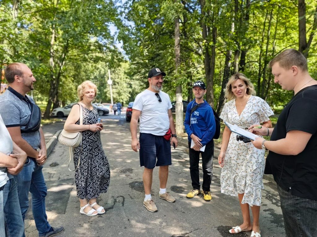 Плановый обход территории состоялся в Чертанове Центральном. Фото: официальная страница управы района Чертаново Центральное в социальных сетях