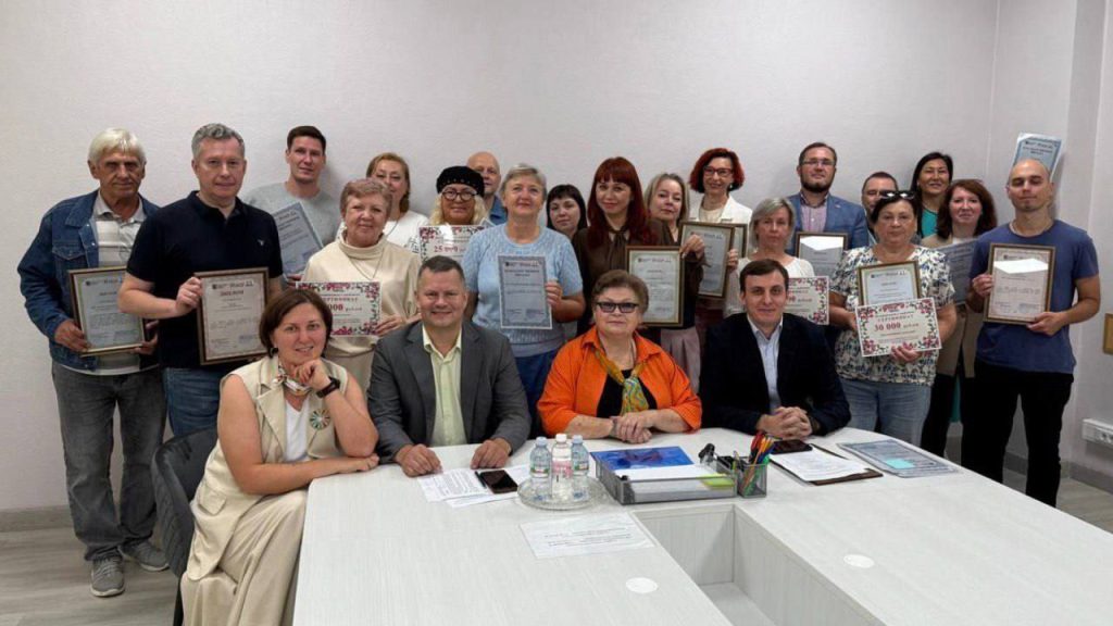 Специалиста по охране труда из СД «Чертаново» отметили наградами Департамента труда Москвы. Фото: официальная страница Социального дома «Чертаново» в социальных сетях