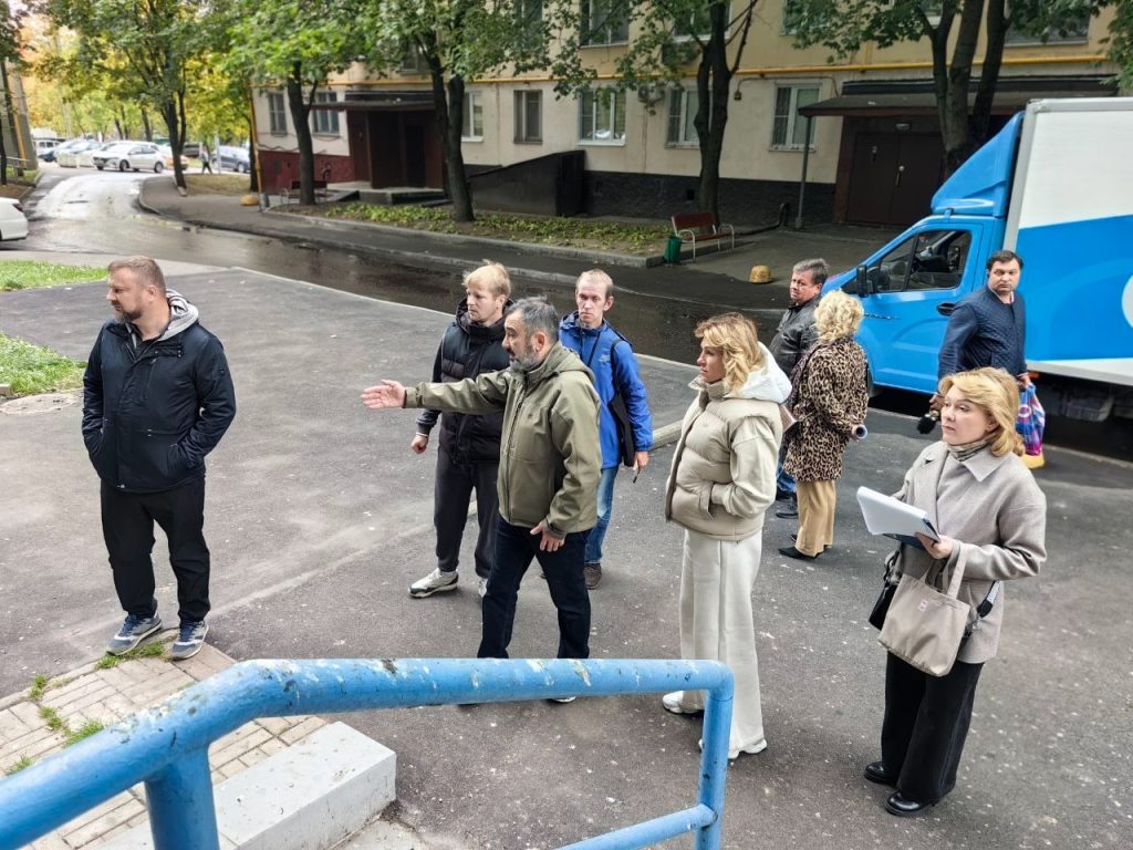 Плановый обход территорий провела глава управы района Чертаново Центральное. Фото: страница управы района Чертаново Центральное в социальных сетях