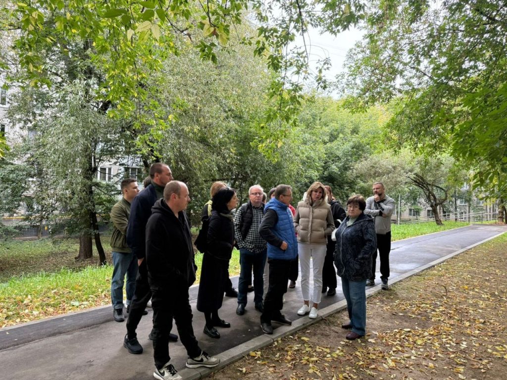 Глава управы района Чертаново Центральное провела обход территорий. Фото: страница управы района Чертаново Центральное в социальных сетях 