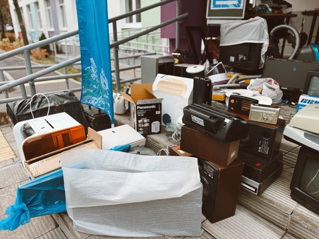 «ЭлектроСбор»: представители ЦВР «На Сумском» подвели итоги экологической акции. Фото: официальная страница ЦВР «На Сумском» в социальных сетях