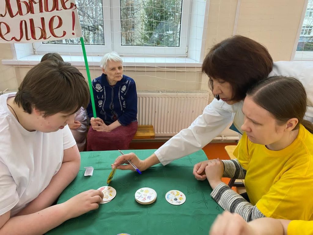 Турнир по настольным играм посетили подопечные СД «Чертаново». Фото: официальная страница СД «Чертаново» в социальных сетях