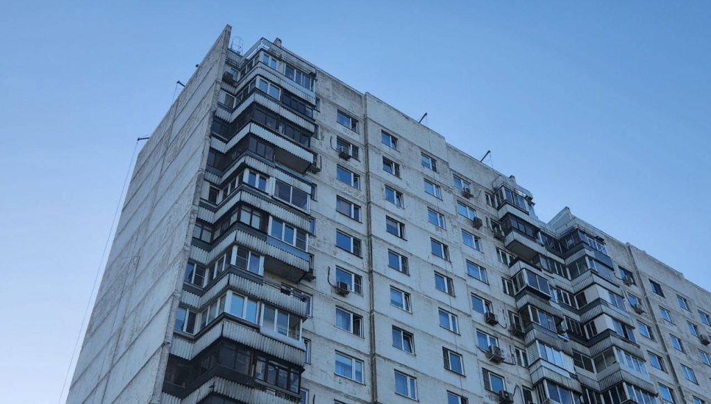 Представители управы Чертанова Центрального предоставили отчет о завершенных работах. Фото: Алина Моисеенко, «Вечерняя Москва»