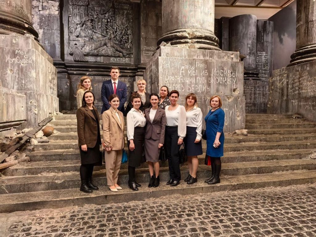 Более 400 представителей судебной системы Москвы почтили подвиг героев в Музее Победы. Фото: Пресс-служба департамента по обеспечению деятельности мировых судей г. Москвы / Пресс служба ведомства