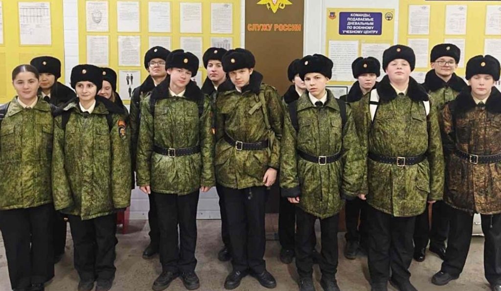 Кадеты школы №556 прошли профориентационное занятие в военном учебном центре РГУП. Фото: страница школы №556 в социальных сетях