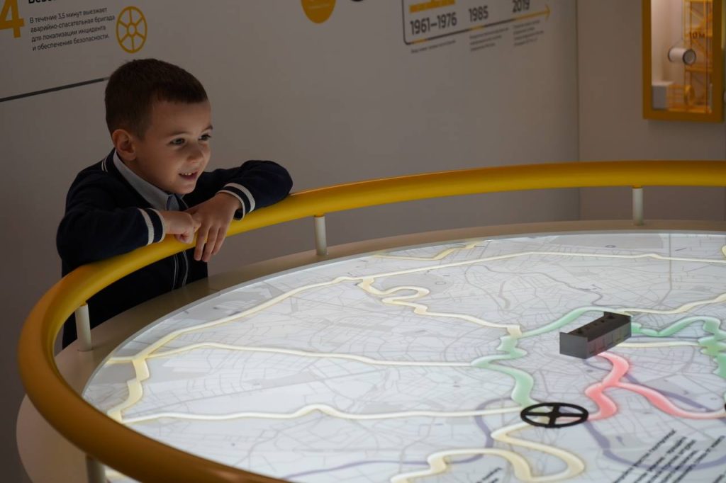 Третьеклассники школы №1173 посетили музей в рамках олимпиады. Фото: Анна Быкова, «Вечерняя Москва»