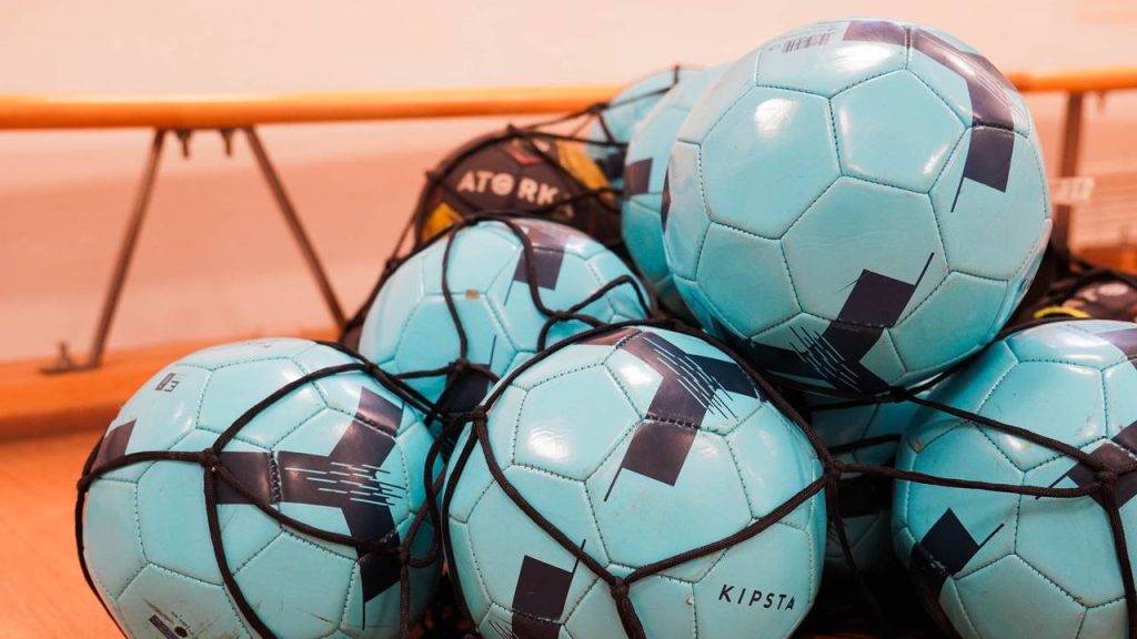 Футболистки ЖФК «Чертаново-М» посоревнуются со «Строгино-М». Фото: Ксения Догонашева, «Вечерняя Москва»