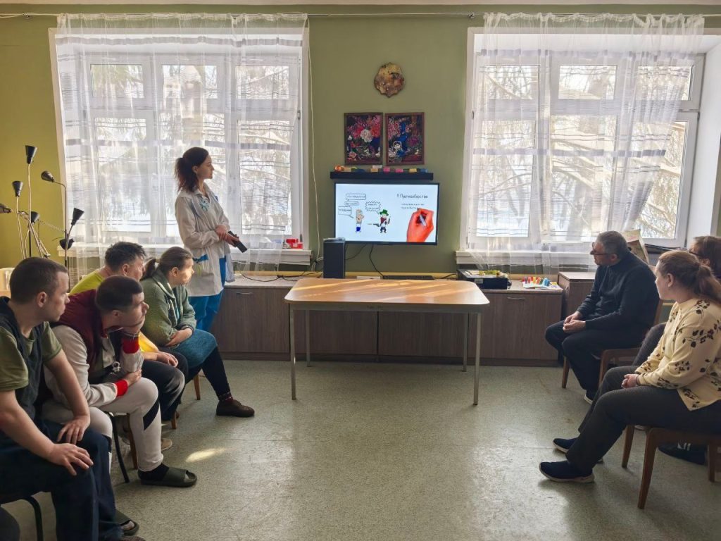 «Эмпатия — ключ к пониманию других»: тренинг провели в СД «Чертаново». Фото: страница СД «Чертаново» в социальных сетях