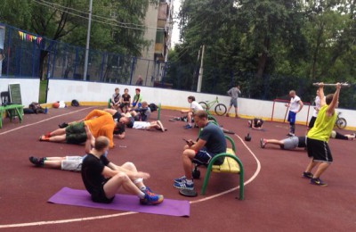 Тренировки проходят на площадке по адресу: улица Чертановская, д. 21, корпус 3