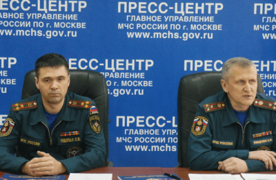Заместитель начальника Главного управления МЧС по Москве Андрей Мищенко (на фото справа) сообщил о снижении чрезвычайных ситуаций