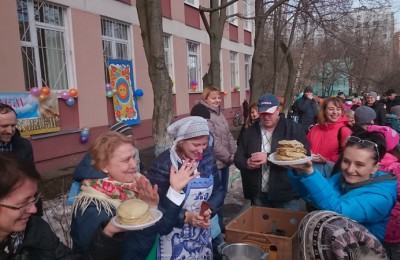 Жители района Чертаново Центральное отпраздновали праздник Масленицы
