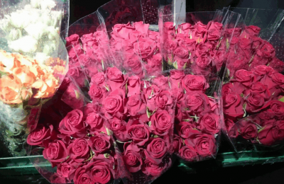 Приобрести цветы в районе Чертаново Центральное можно в четырех специализированных магазинах