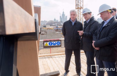 Мэр Москвы Сергей Собянин сообщил,что работы по созданию уникального парка «Зарядья» вышли на новый этап