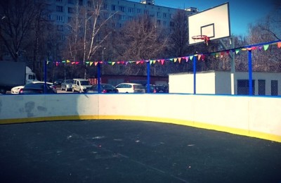 Одна из спортивных площадок, расположенная на территории района Чертаново Центральное