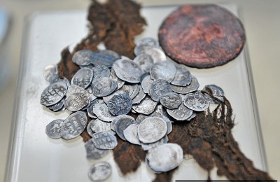 Артефакты, найденные во время раскопок в парке "Зарядье"