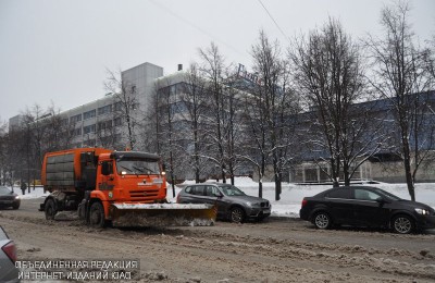 В районе Чертаново Центральное ликвидировали последствия снегопада