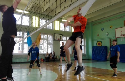 Школьники района сыграли в волейбол