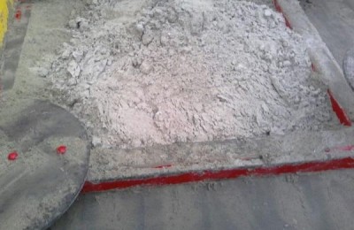 Песок завезли на детские площадки района