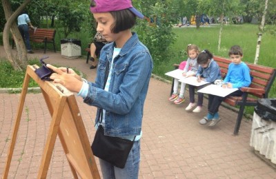 Юные жители района приняли участие в мастер-классе по рисованию