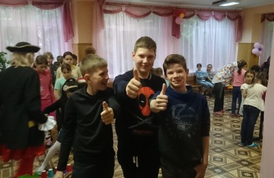 На снимке слева направо: Стас Юрин, Артем Орлов и Николай Бородинов