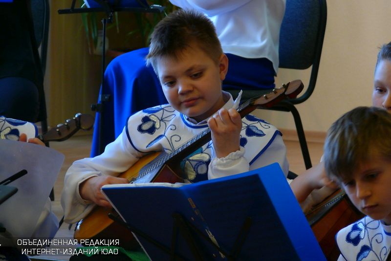 Отдел народных инструментов "Тутти" провел концерт учащихся и преподавателей