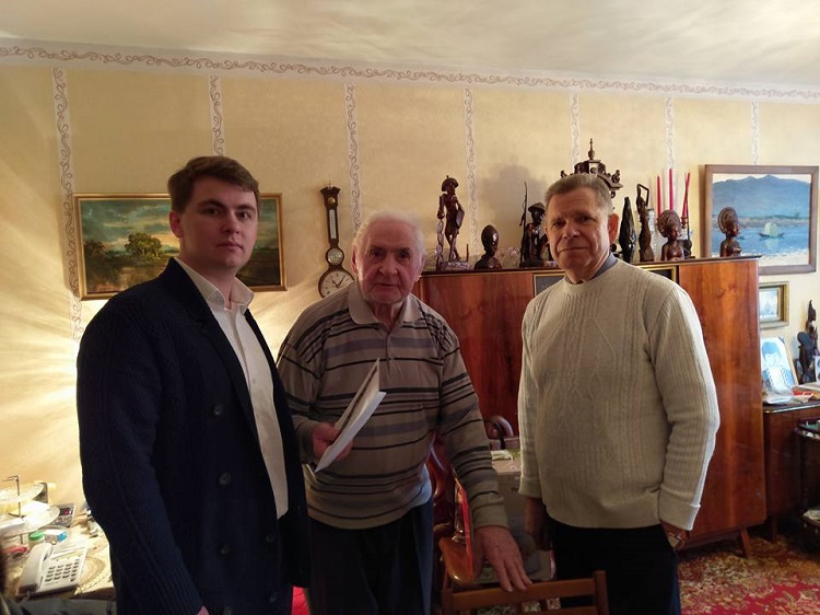 Депутаты поздравили ветеранов с годовщиной полного освобождения Ленинграда от блокады